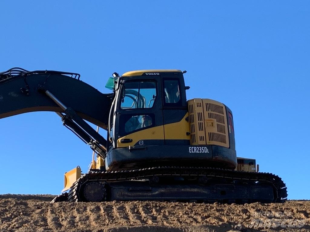 Komatsu 138 us -8 Excavadoras de cadenas