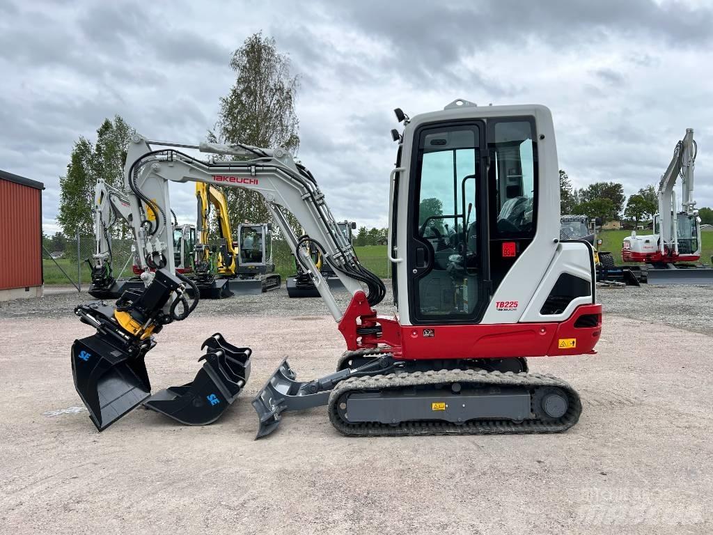 Takeuchi TB225 Mini excavadoras < 7t