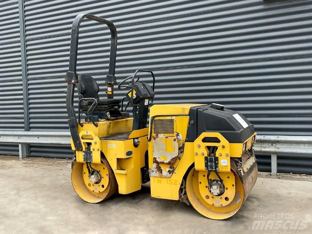 Dynapac CC102 Rodillos de doble tambor