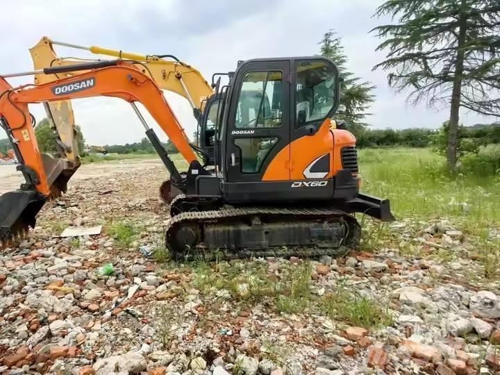 Doosan DX 60 Excavadoras de cadenas
