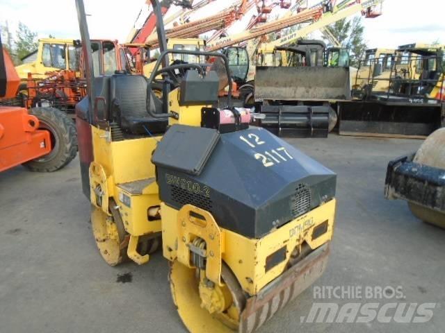 Bomag BW 900-2 Rodillos de doble tambor