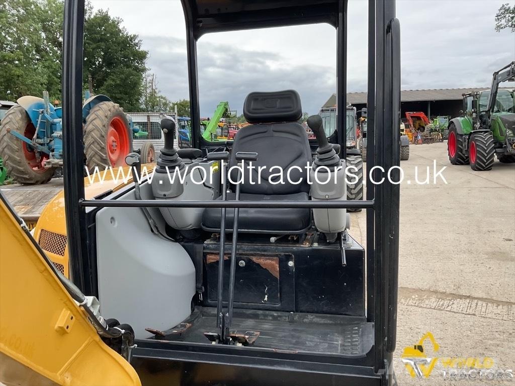 CAT 302.7 D CR Mini excavadoras < 7t