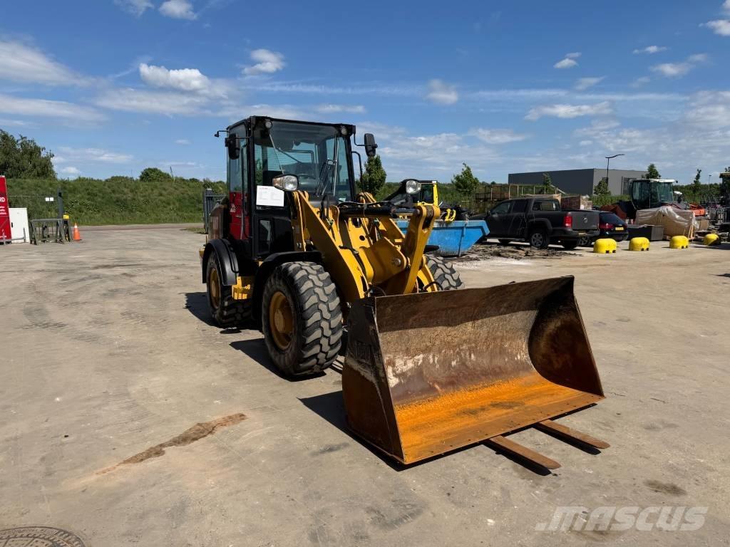 CAT 906M Cargadoras sobre ruedas