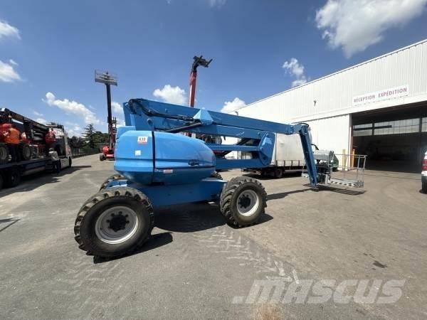 Manitou 200ATJ Plataforma de trabajo articulada