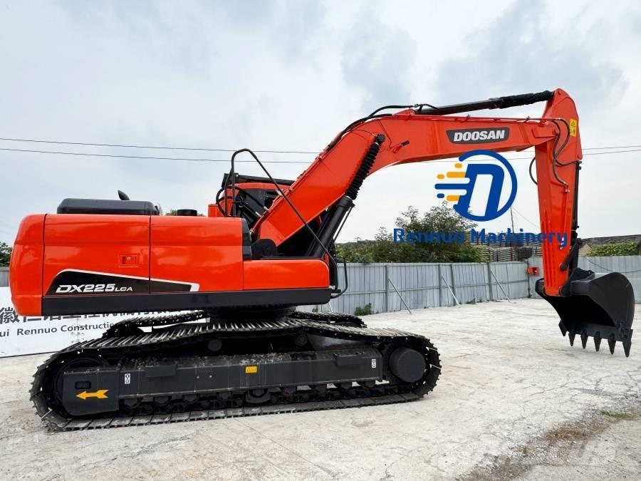 Doosan DX 225 LCA Excavadoras de cadenas