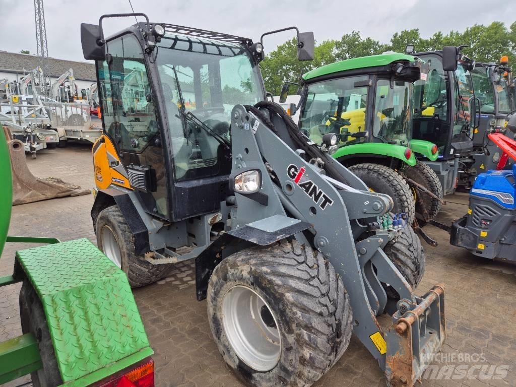 GiANT G3500 Palas cargadoras