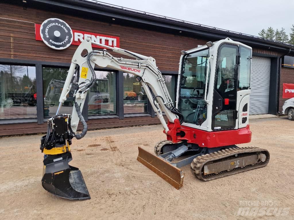 Takeuchi TB 325 R Mini excavadoras < 7t