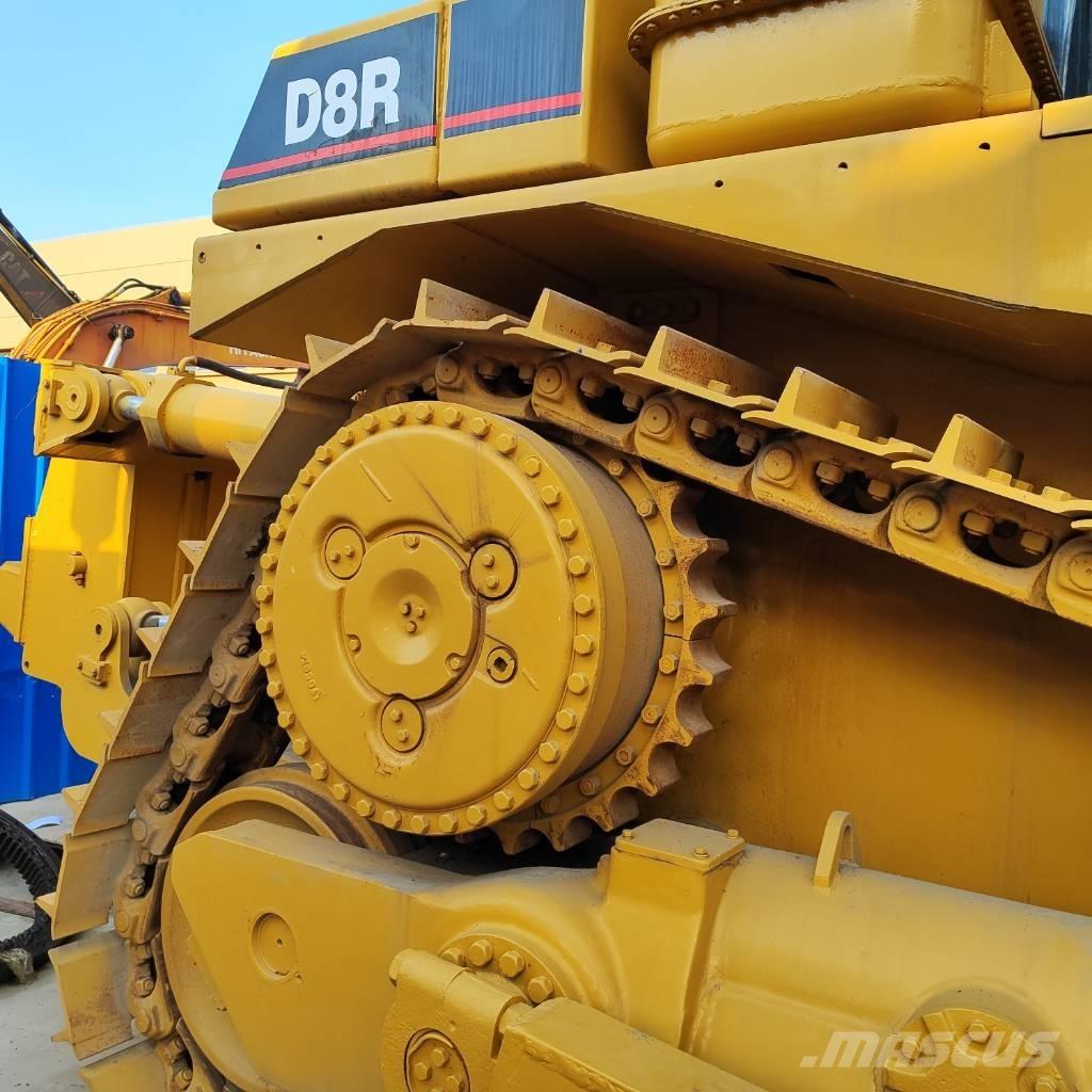 CAT D 8 R Buldozer sobre oruga