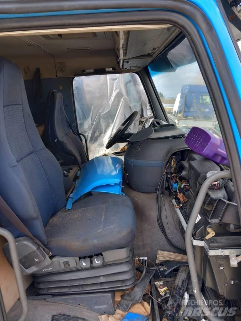 Volvo FM 9.320 Cabinas e interior