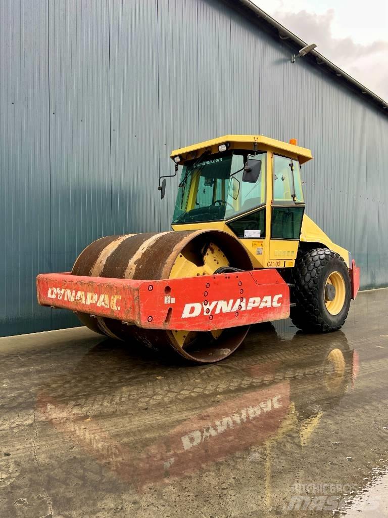 Dynapac CA302D Rodillos de un solo tambor