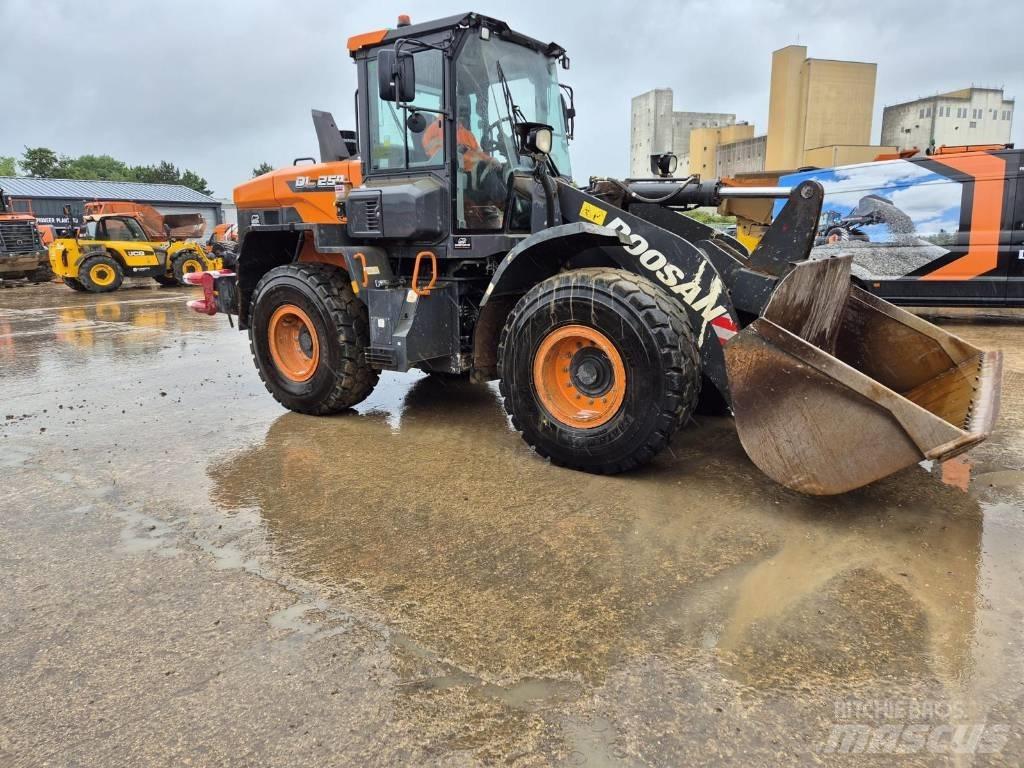 Doosan DL 250-7 Cargadoras sobre ruedas