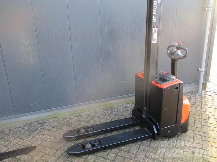 Toyota SWE 080L Apiladores eléctricos