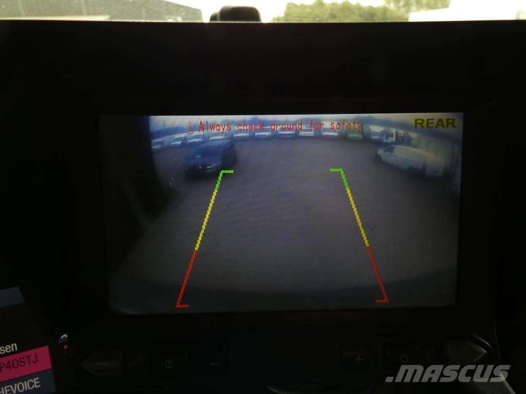 MAN TGL 12.220 Camiones caja cerrada