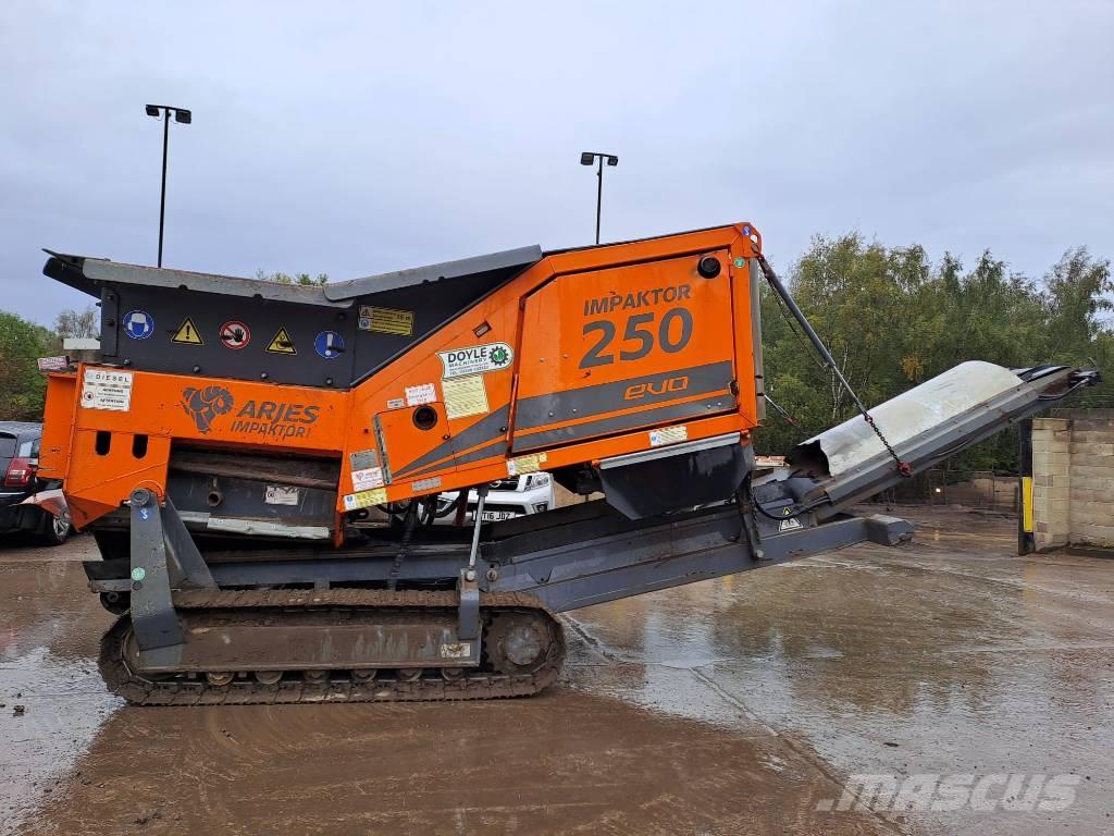 Arjes Impaktor 250 Trituradoras móviles