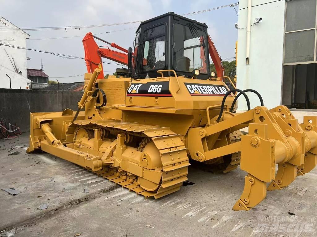 CAT D6G Buldozer sobre oruga