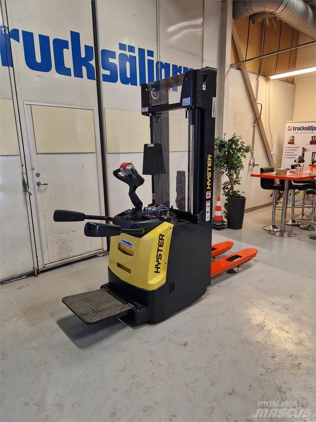 Hyster S1.4S IL Apiladores eléctricos