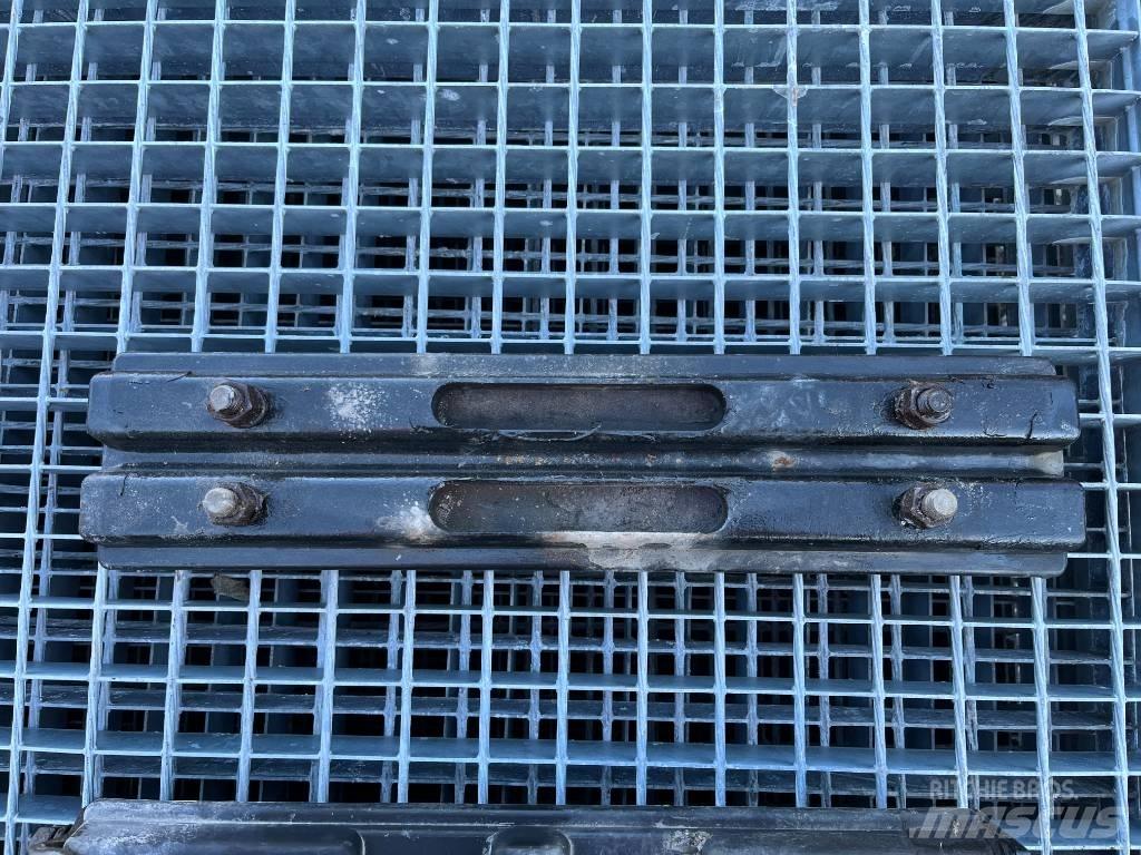  TXD 450A Cadenas, orugas y chasis