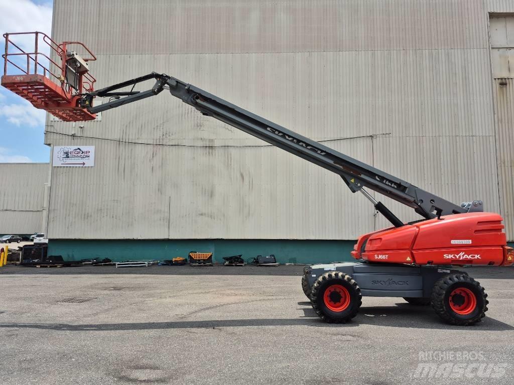 SkyJack SJ 66 T Plataforma de trabajo articulada