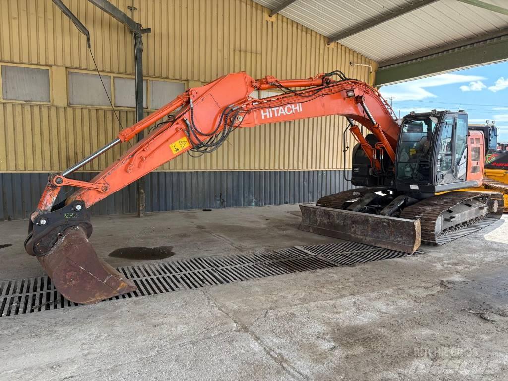 Hitachi ZX 225 Excavadoras de cadenas