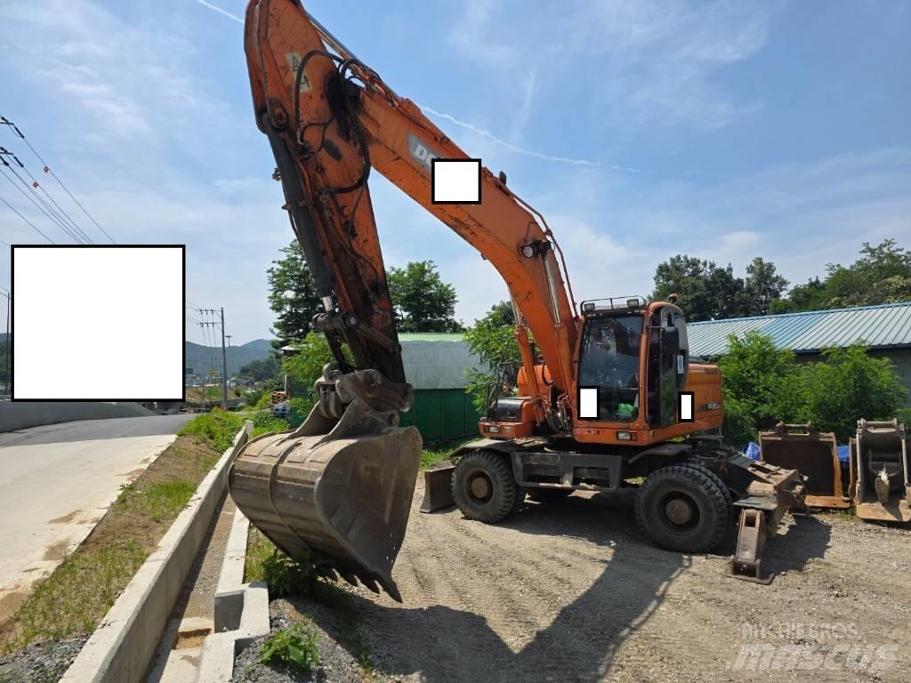 Doosan DX 210 W Excavadoras de ruedas