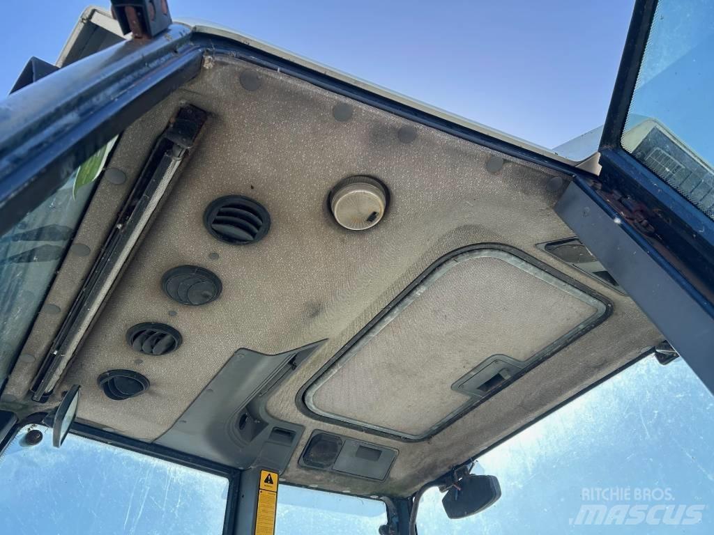 New Holland 7740 Tractores