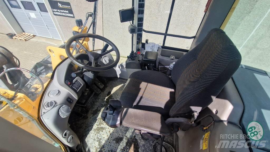 Volvo L 120 F Cargadoras sobre ruedas