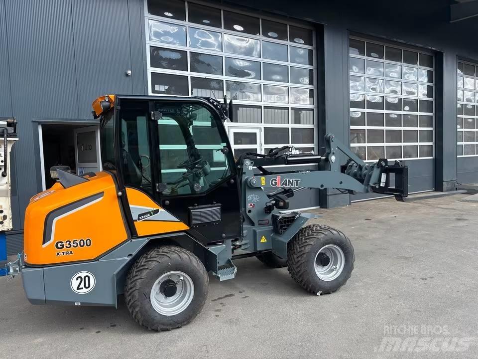 GiANT G 3500 X-tra Cargadoras sobre ruedas