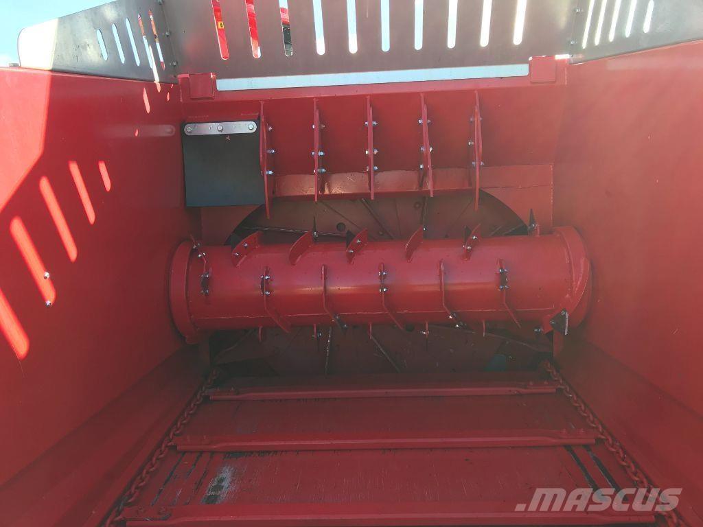 Silofarmer 280 Desmenuzadoras, cortadoras y desenrolladoras de pacas