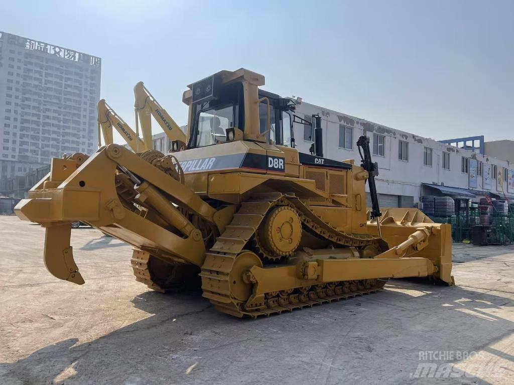 CAT D 8 R Buldozer sobre oruga