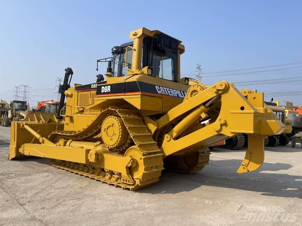 CAT D 8 R Buldozer sobre oruga