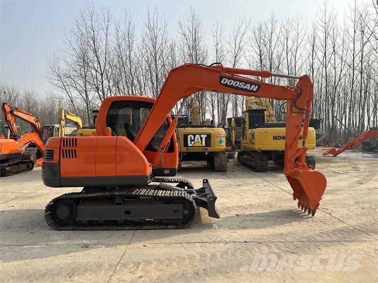 Doosan DX75 Excavadoras de cadenas
