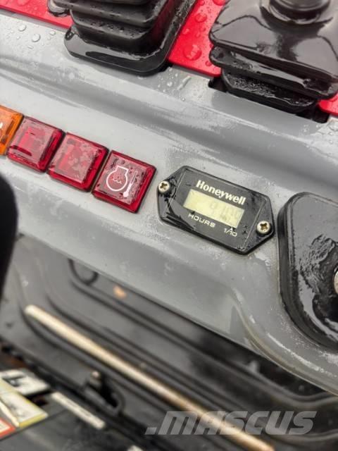 Takeuchi TB 210 R Mini excavadoras < 7t