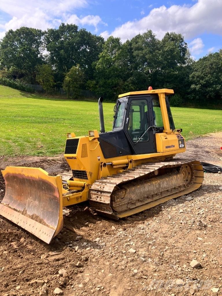 Komatsu D 41 P-6 Buldozer sobre oruga
