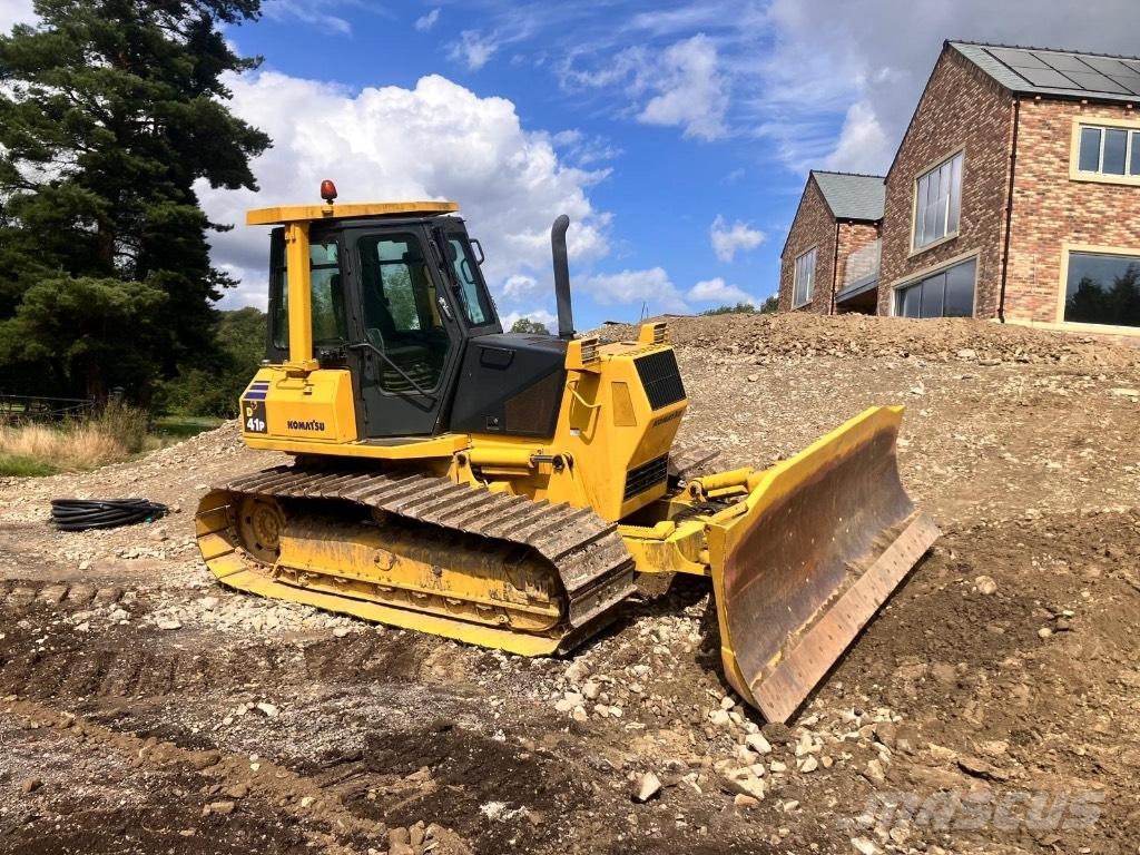 Komatsu D 41 P-6 Buldozer sobre oruga