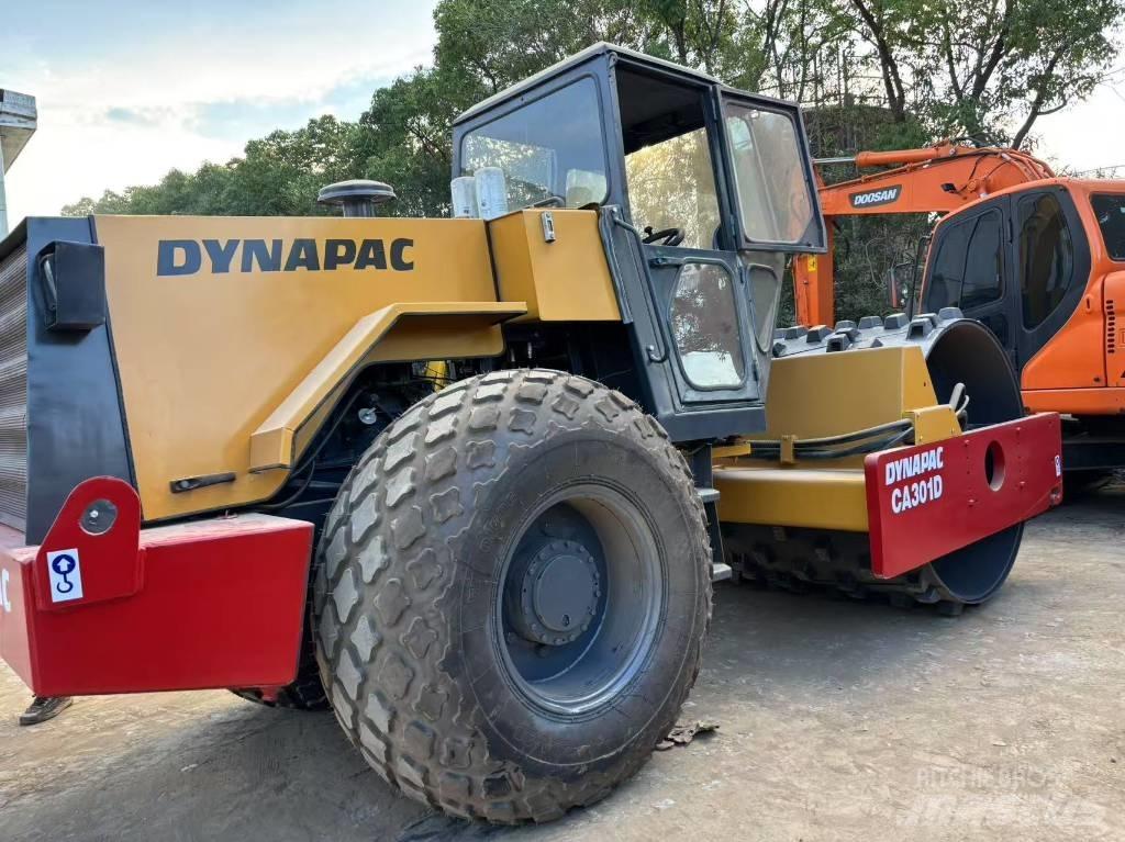 Dynapac CA 301 D Rodillos de un solo tambor
