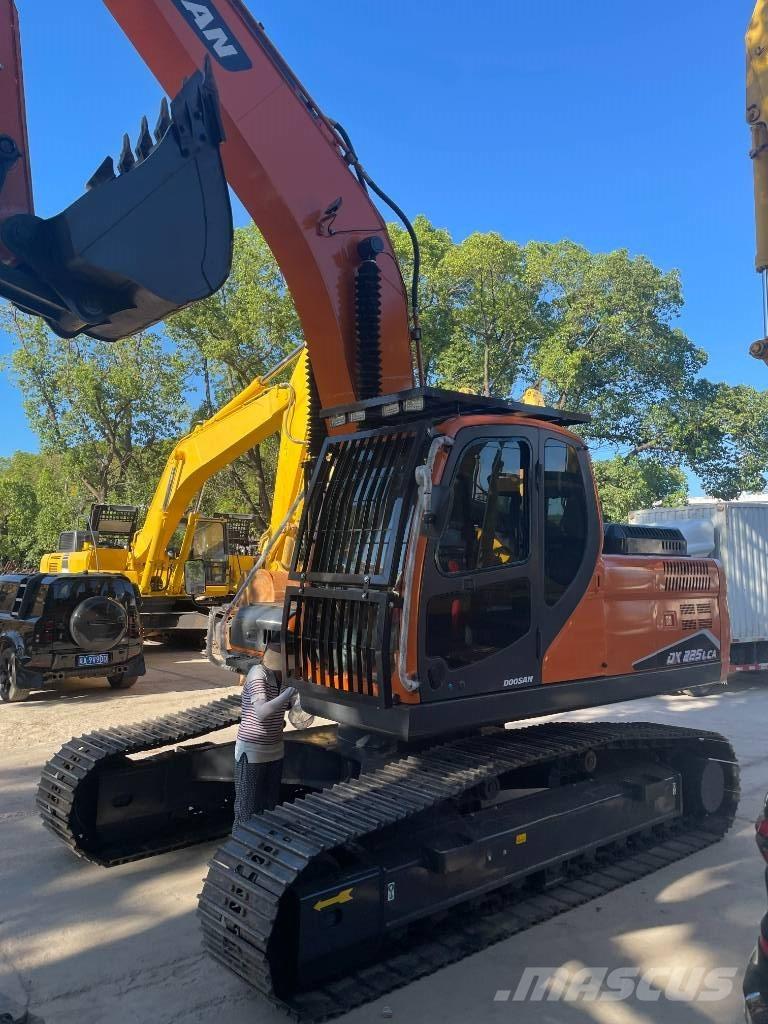 Doosan DX 225 LC Excavadoras 7t - 12t