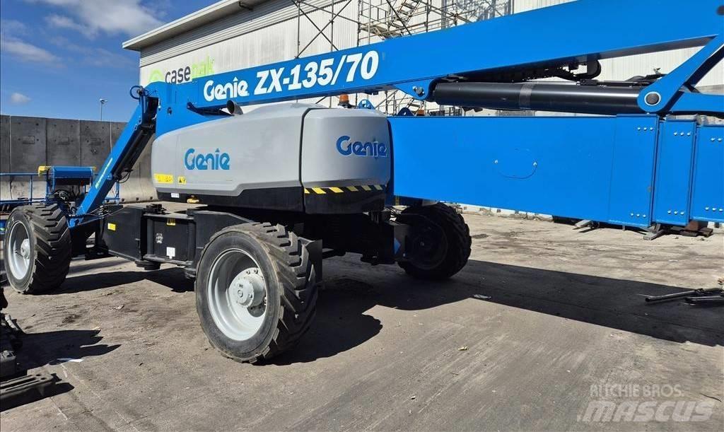 Genie ZX 135/70 Plataforma de trabajo articulada