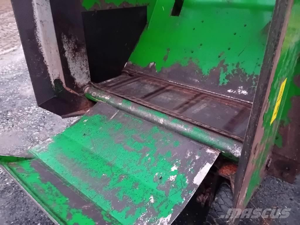 Agronic 140 4WD Mezcladoras distribuidoras