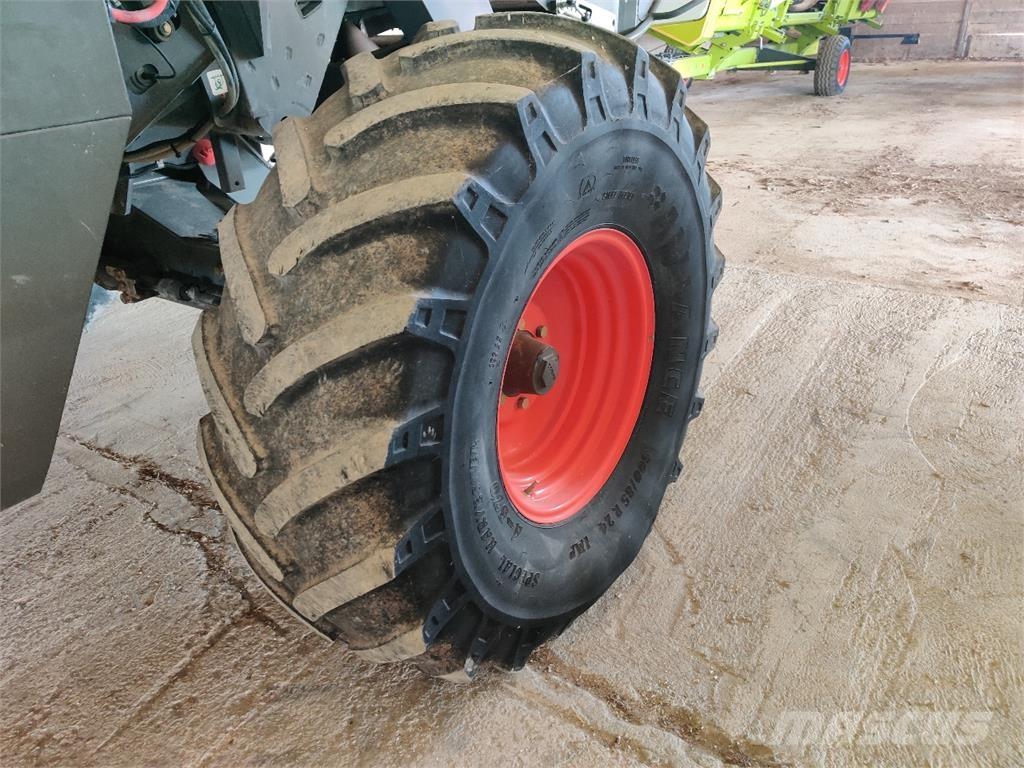 CLAAS TUCANO 480 Cosechadoras combinadas