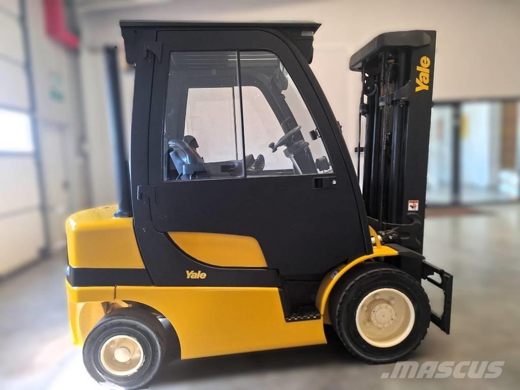 Yale GDP 25 VX Carretillas diesel
