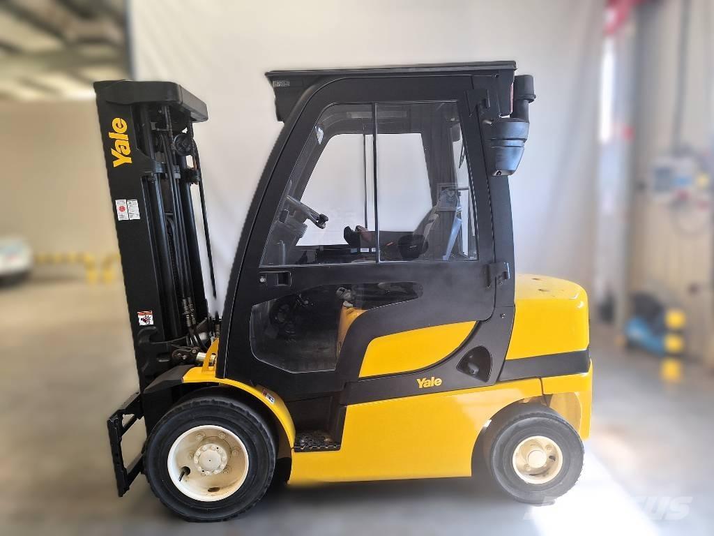 Yale GDP 25 VX Carretillas diesel