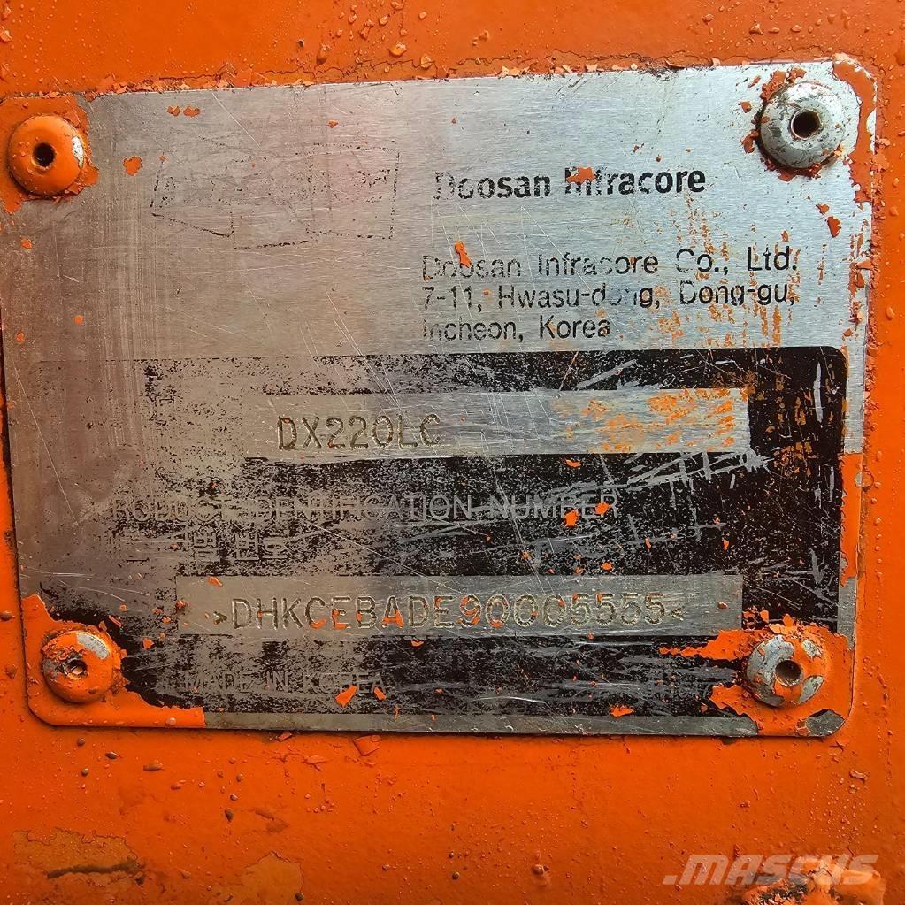 Doosan DX 220 LCA Excavadoras de cadenas