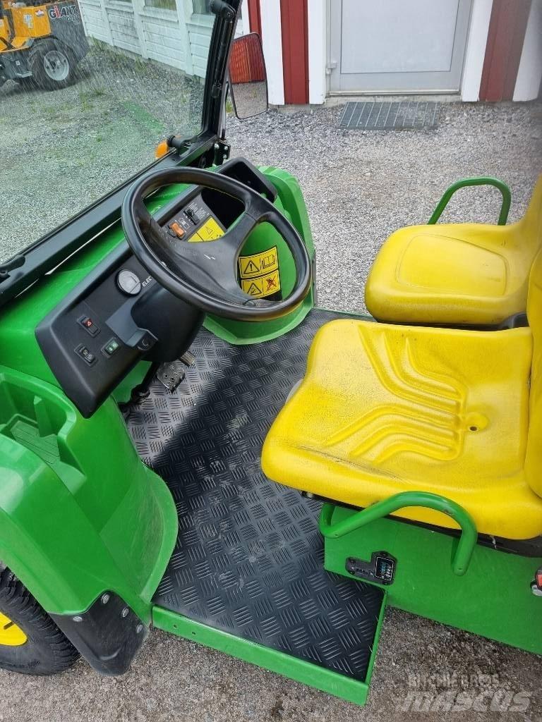 John Deere Gator TE Maquinaria para servicios públicos