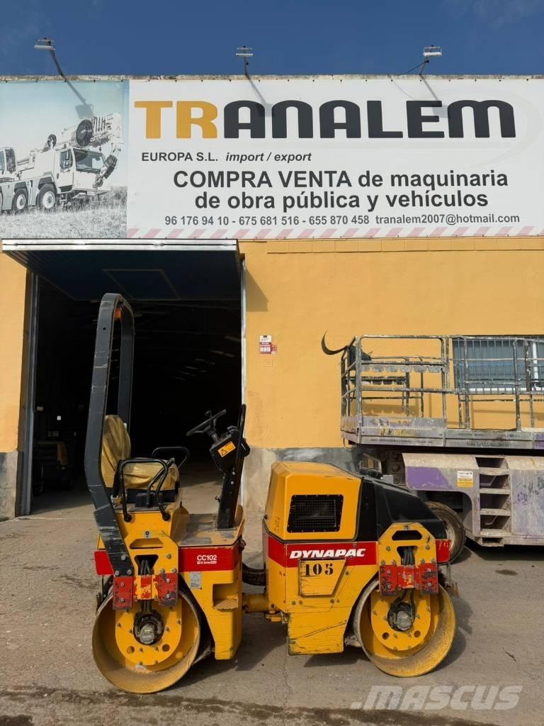 Dynapac CC 102 Rodillos de doble tambor