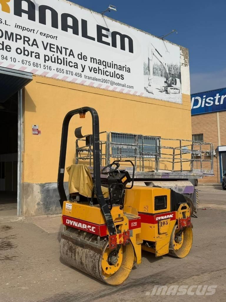 Dynapac CC 102 Rodillos de doble tambor