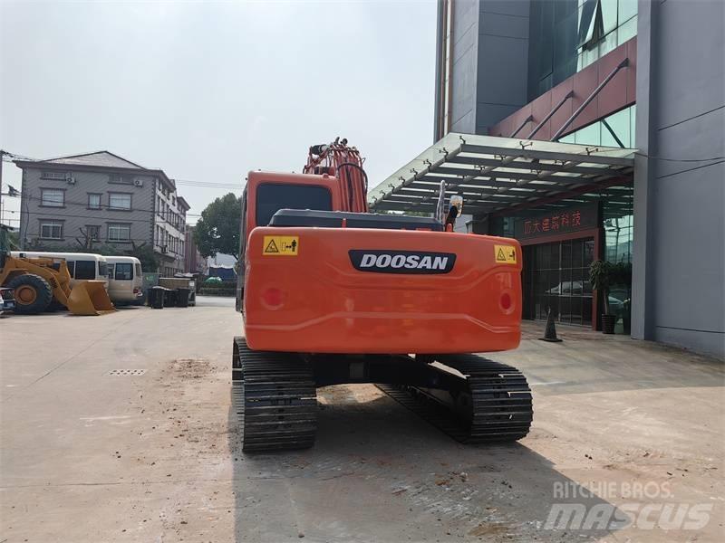 Doosan DX150 Excavadoras de cadenas