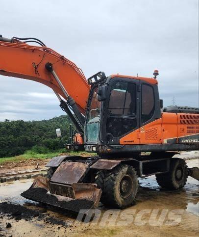 Doosan DX 210 W Excavadoras de ruedas