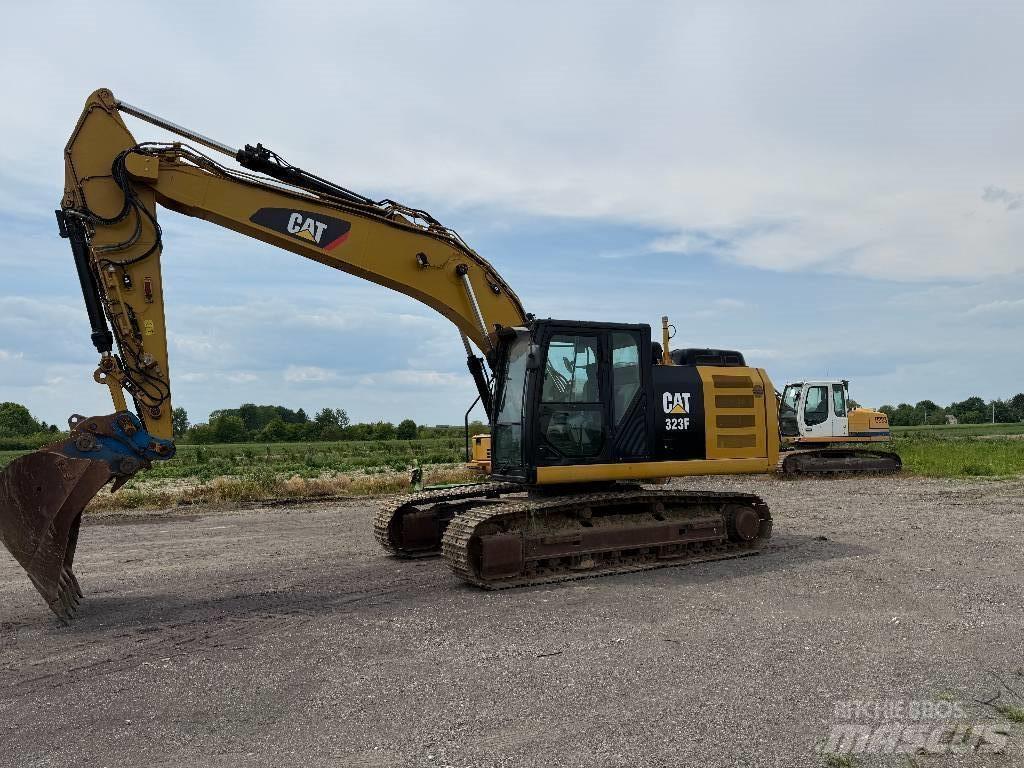 CAT 323 F L Excavadoras de cadenas