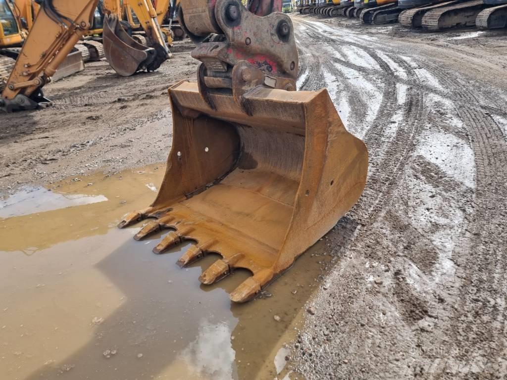 JCB JS220 LC T4 Excavadoras de cadenas