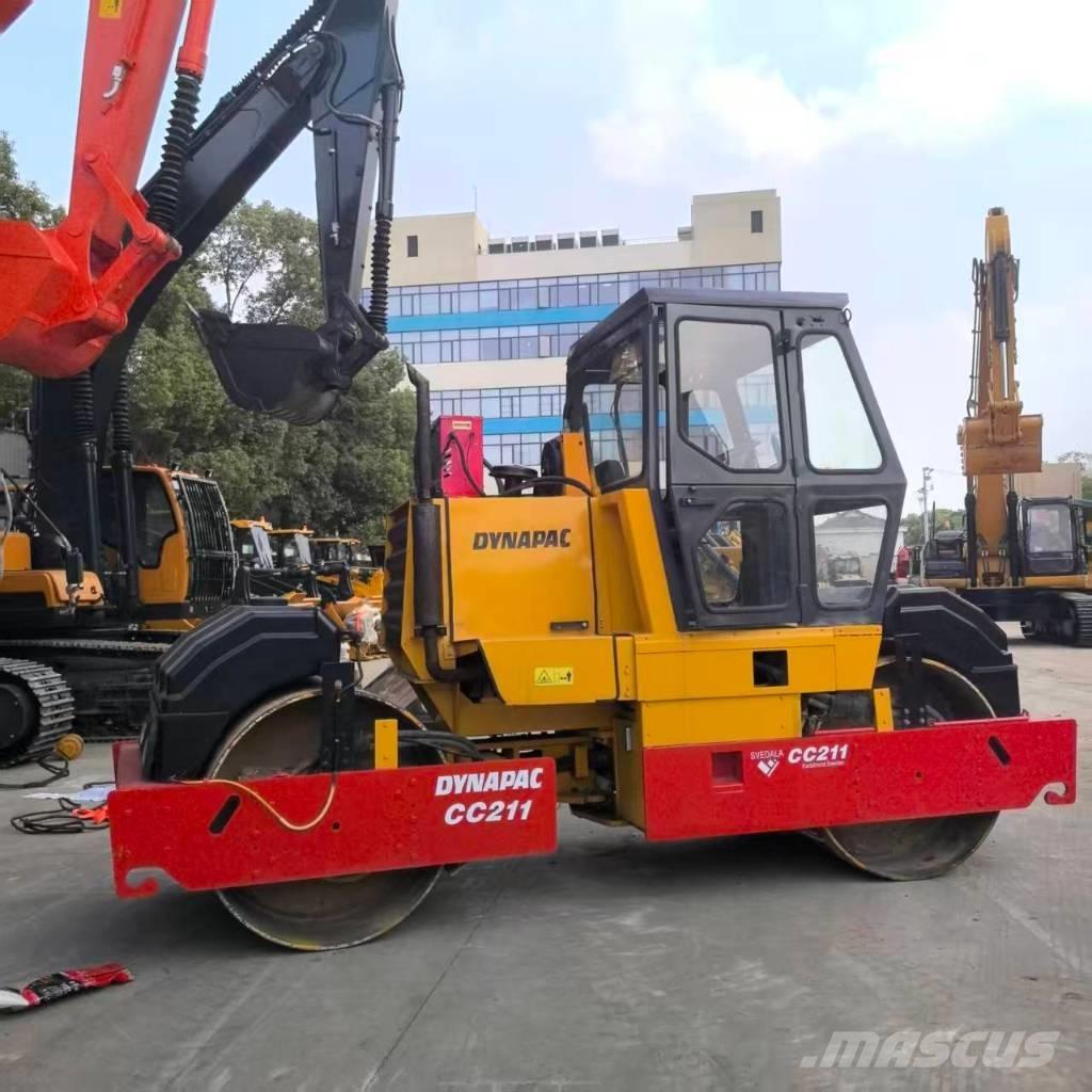 Dynapac CC211 Rodillos de doble tambor